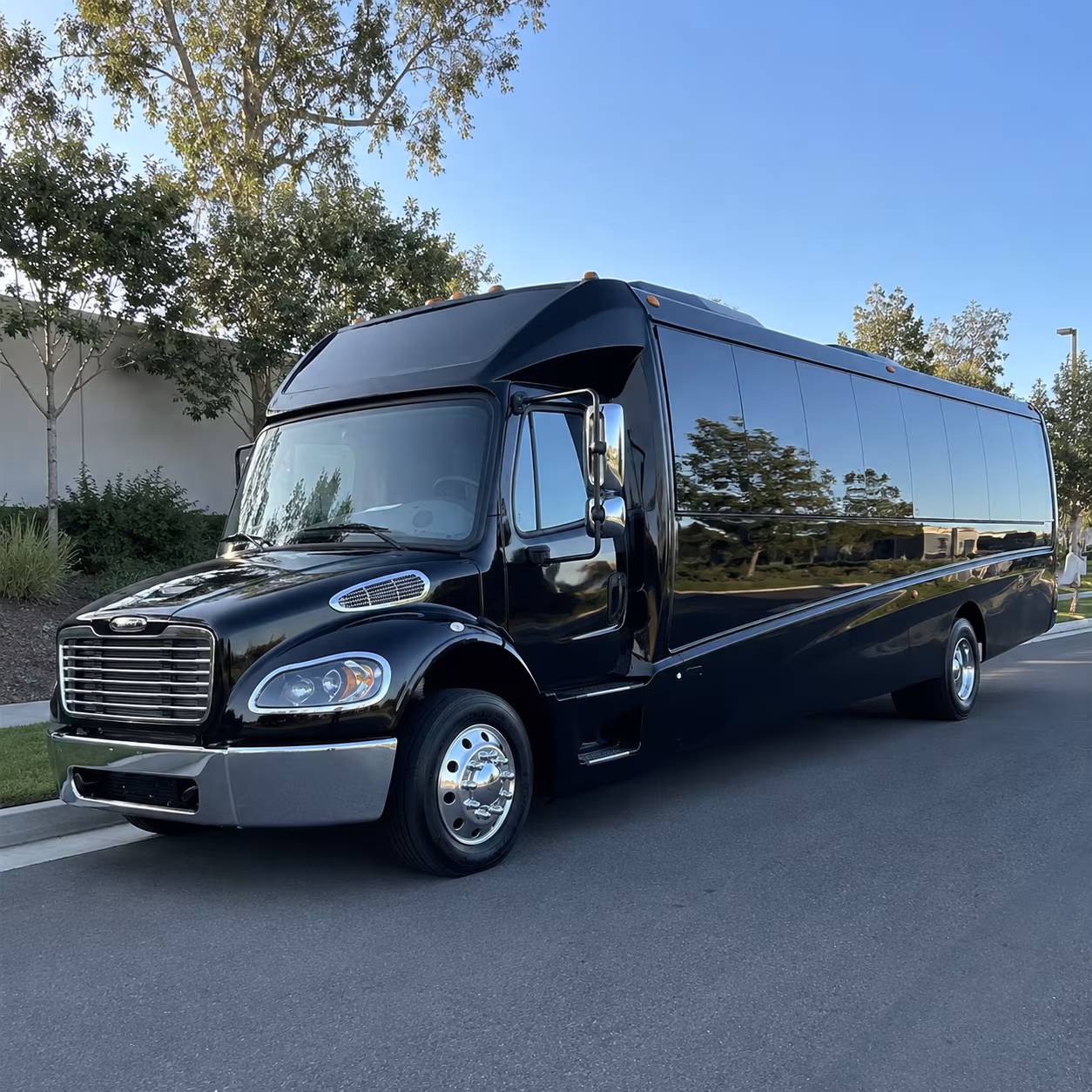coral springs 30 passenger minibus
