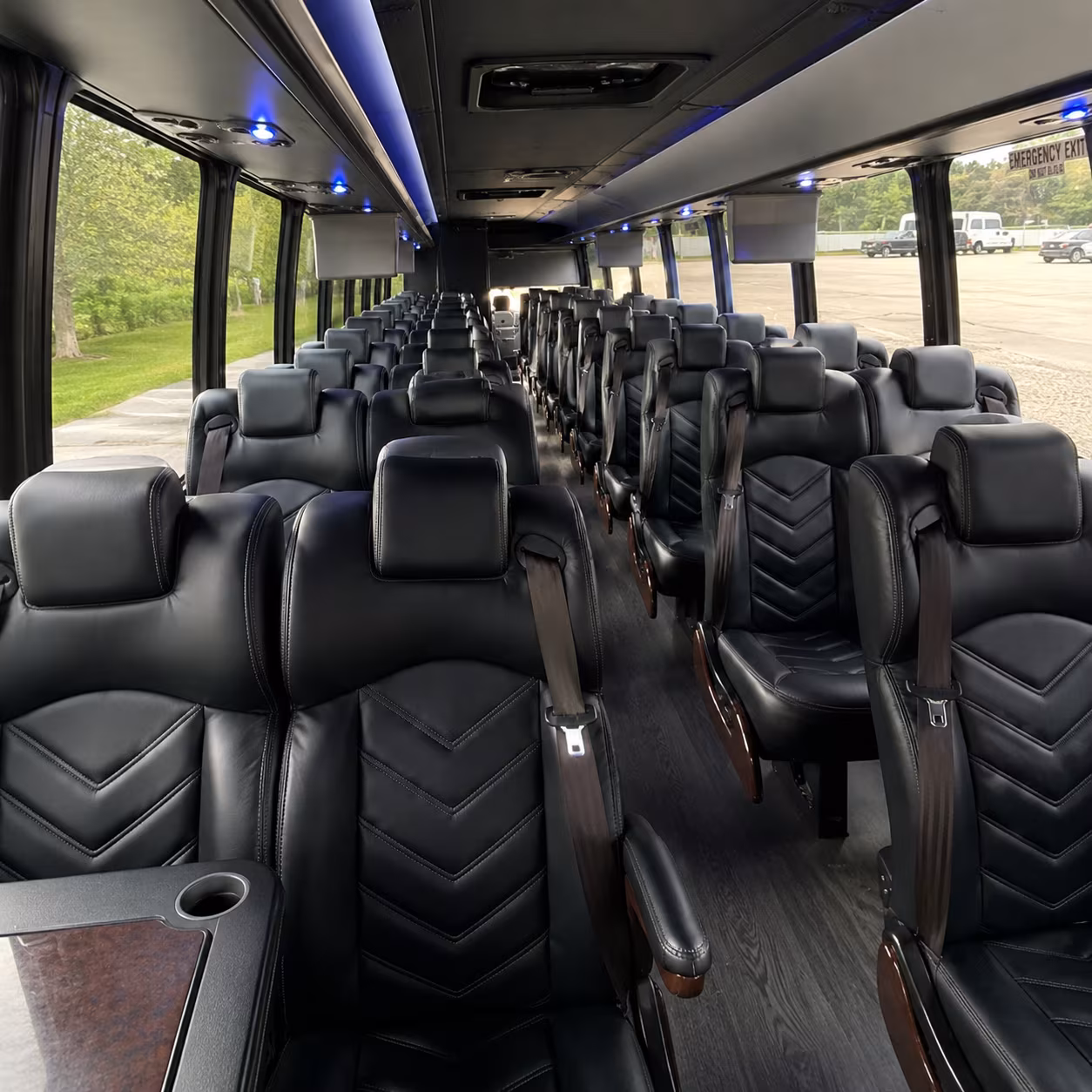 minibus shuttles between coral springs and fort lauderdale hollywood international airport