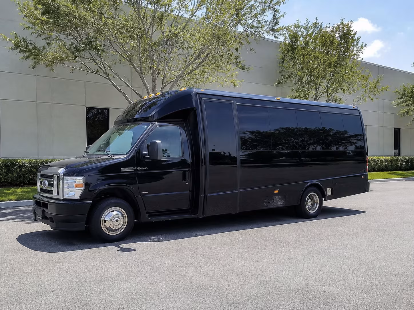 shuttle buses to fpl solar amphitheater and miami outdoor venues